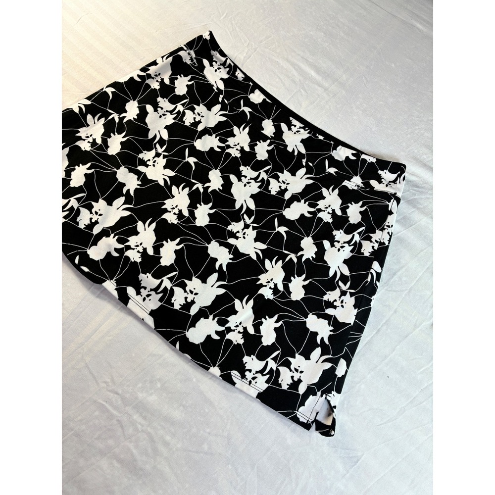 Tranquility Colorado Clothing Skort Black White Floral Print Medium Activewear - Picture 6 of 9
